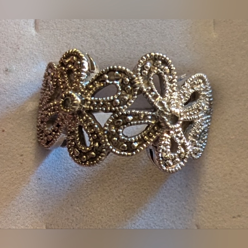 Vintage Lia Sophia Daisy ring